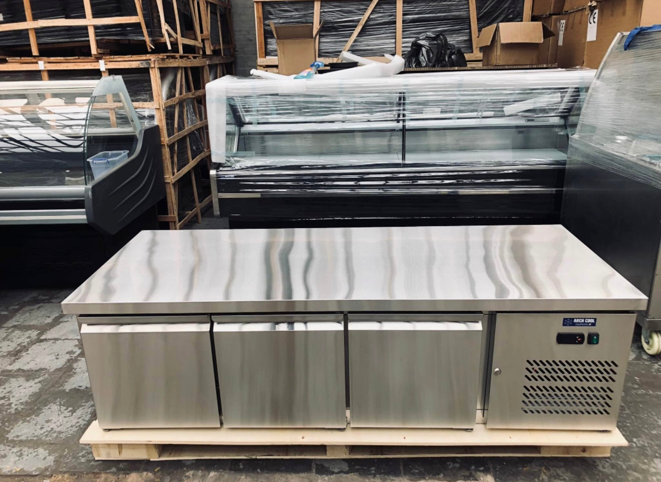 COMMERCIAL FRIDGE