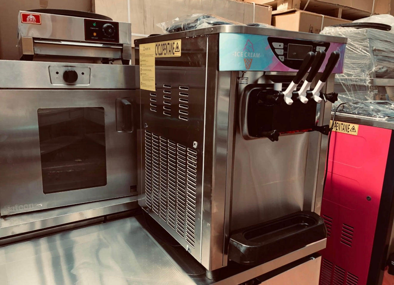 ICE CREAM MACHINE